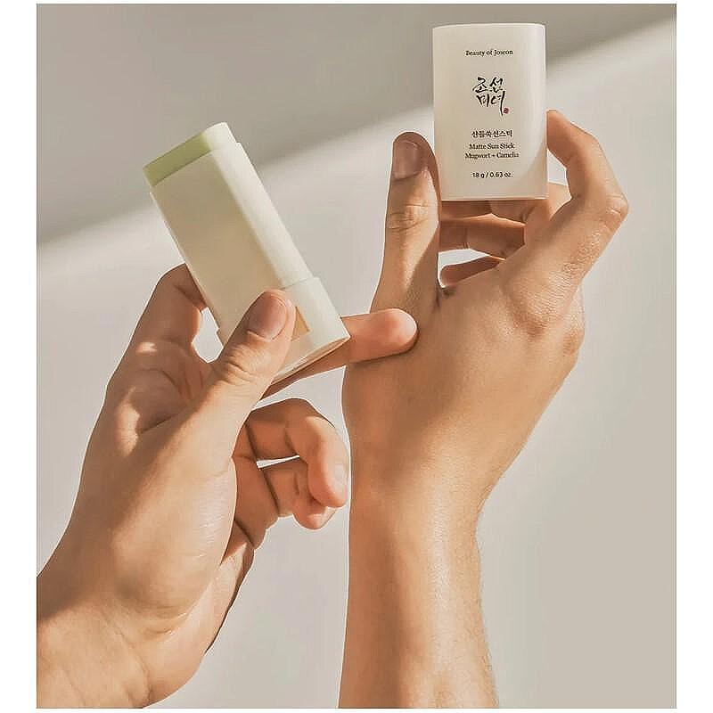 Слънцезащитен стик BEAUTY OF JOSEON Matte Sun Stick Mugwort+Camelia SPF 50+ PA++++, 18 gКорейска Козметика | LovelyMe